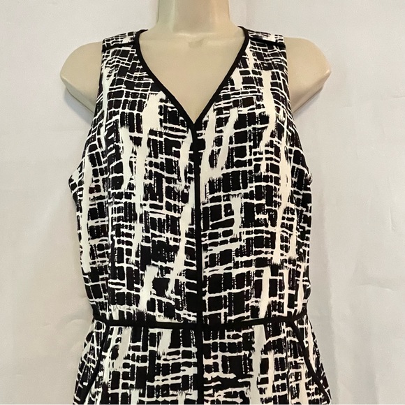 Banana Republic Long Dress - Picture 3 of 10